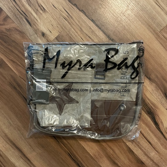 Myra Bag- Leather Star Crossbody - Picture 8 of 12